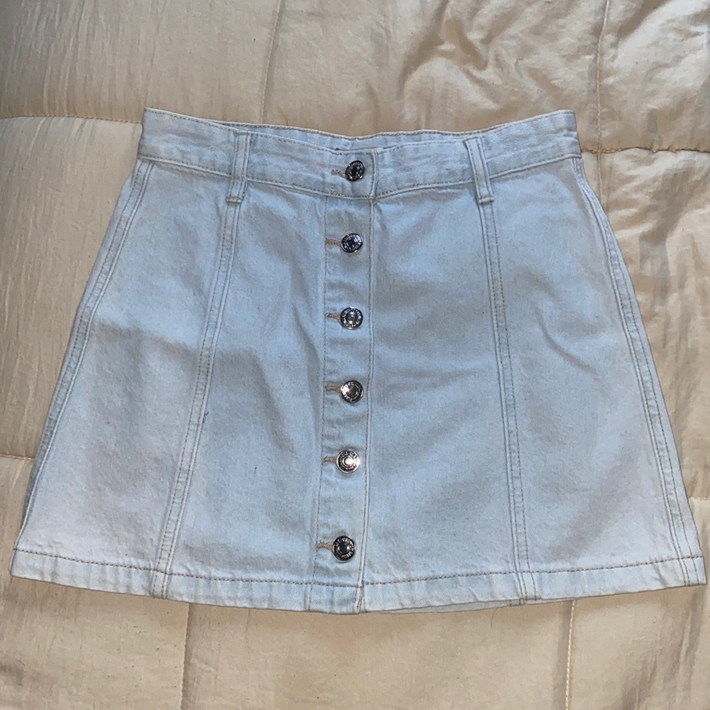 Light blue Jeans button skirt 🤍